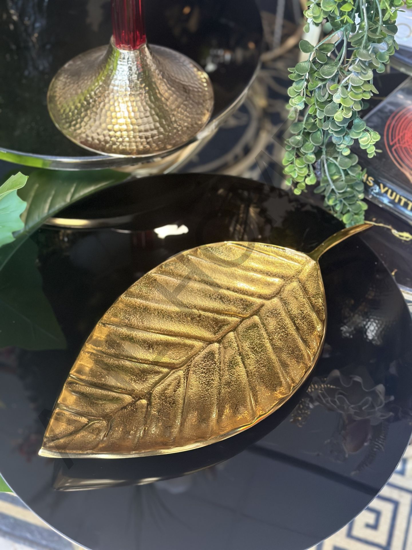 Metal Yaprak Gold İşlemeli